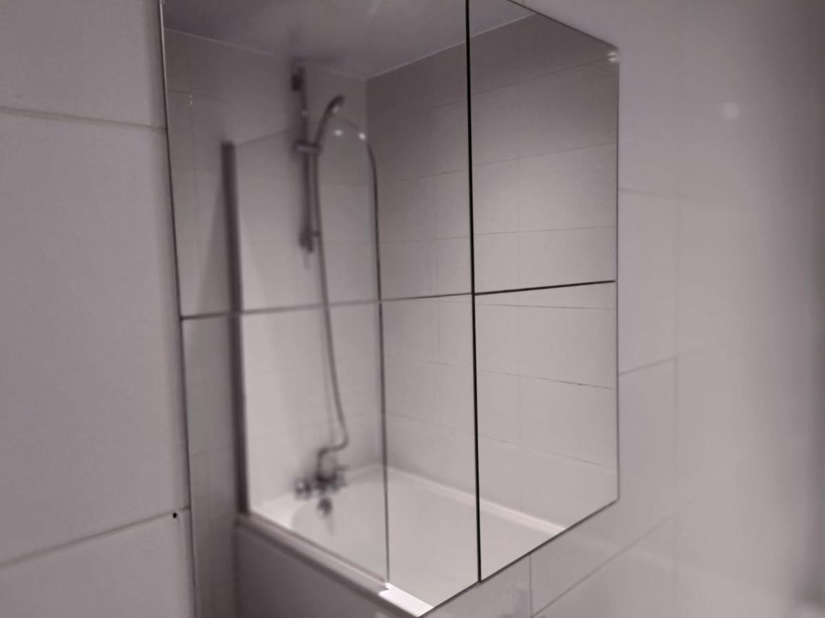 Fantastic Mill Apartment - 2023 Travellers Award Winner! Манчестър Екстериор снимка