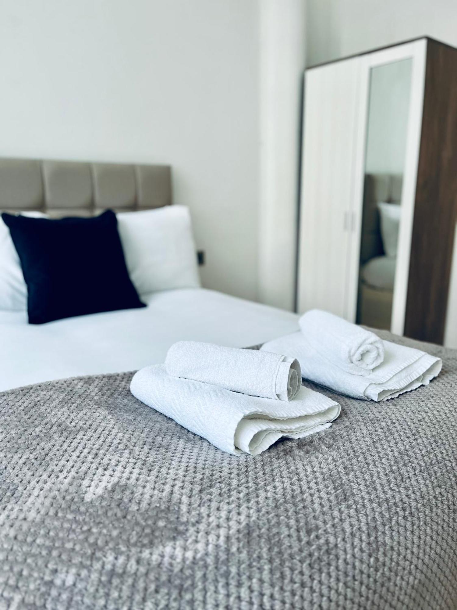 Fantastic Mill Apartment - 2023 Travellers Award Winner! Манчестър Екстериор снимка
